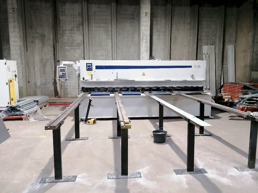 MVD B06-4000-maskinen framifrån