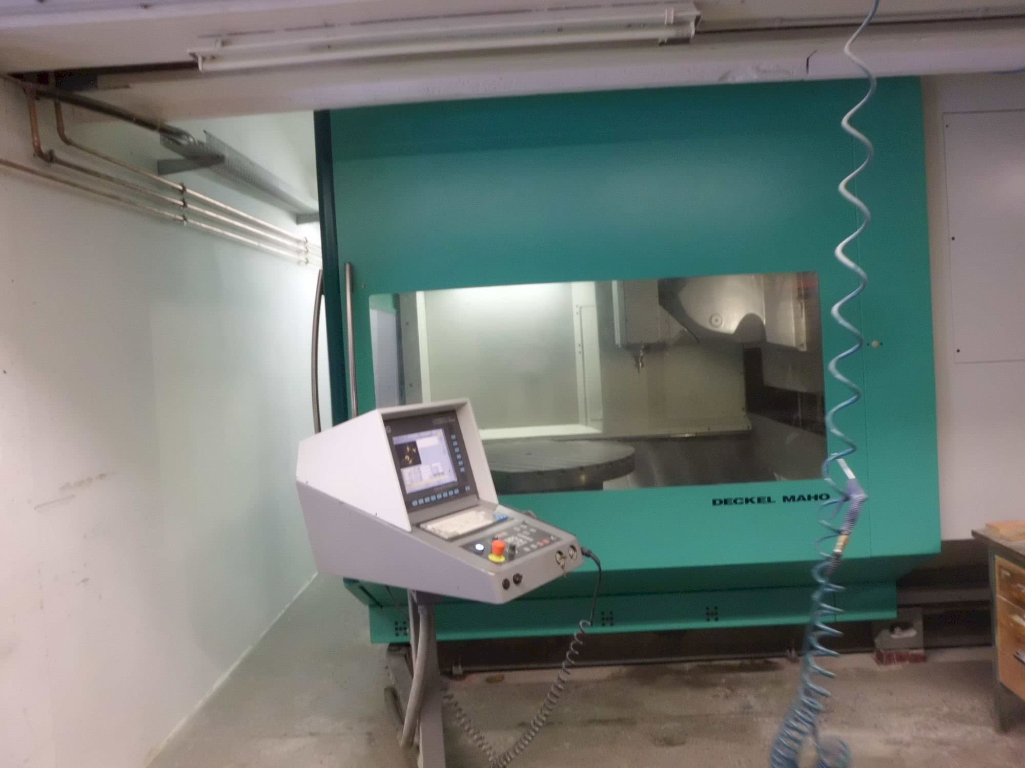 DECKEL MAHO DMU 125 P-maskinen framifrån