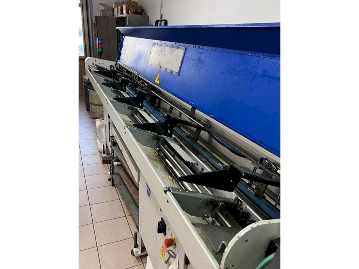 TSUGAMI HS207-maskinen sedd från höger sida