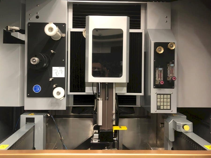 EROWA Robot Compact 80-maskinen framifrån