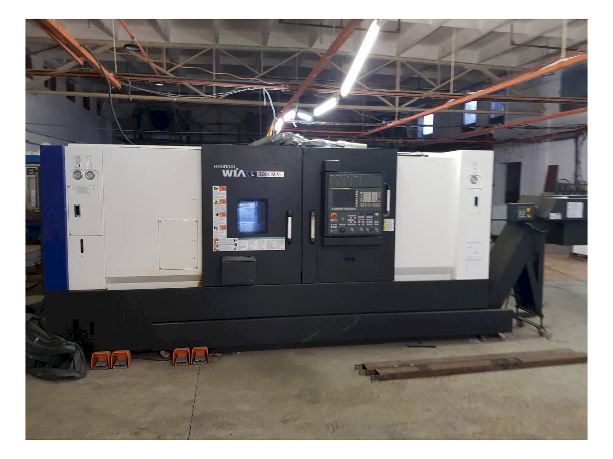 Hyundai Wia L300LMA-maskinen framifrån