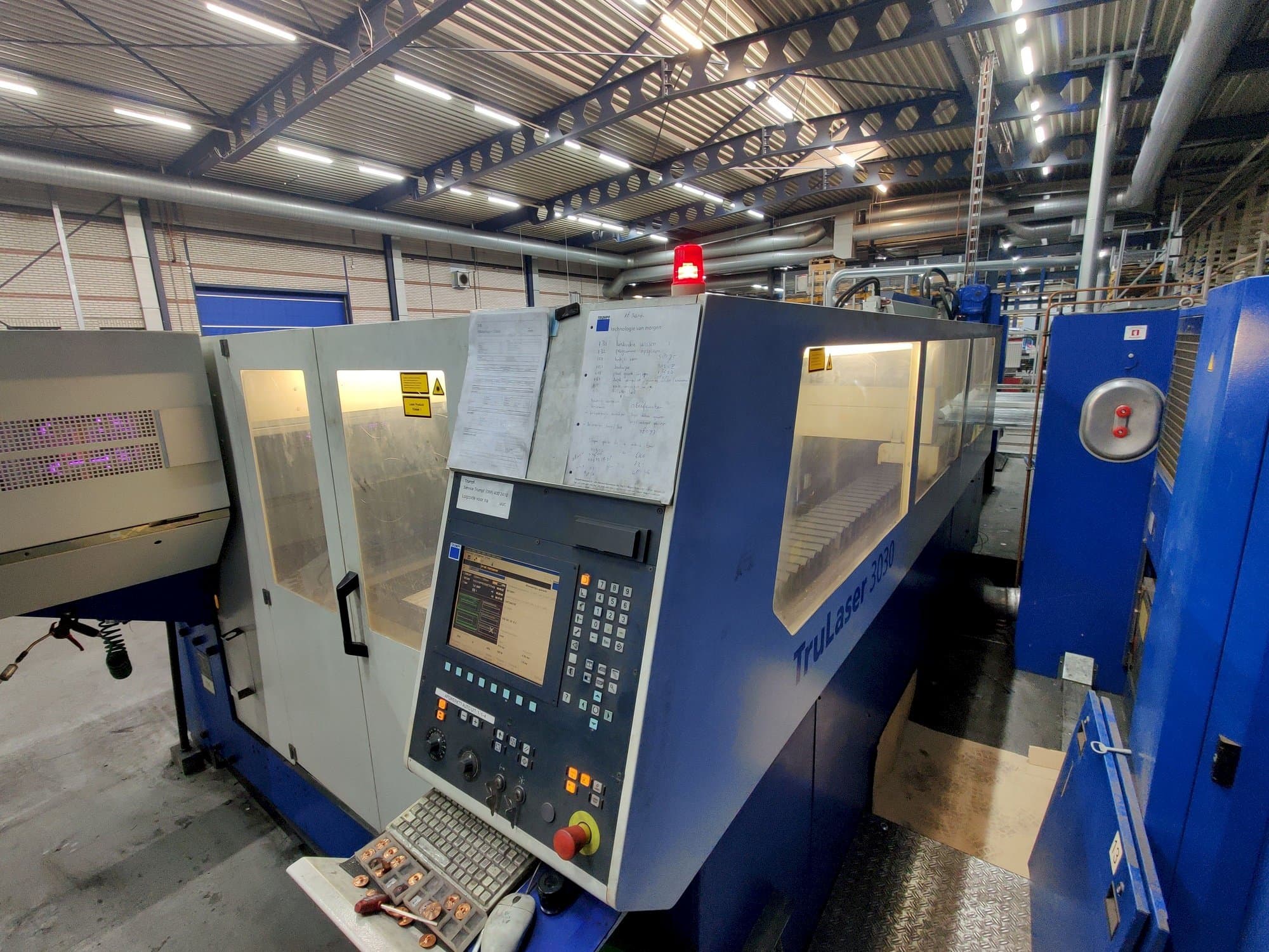 Trumpf TruLaser 3030-maskinen framifrån