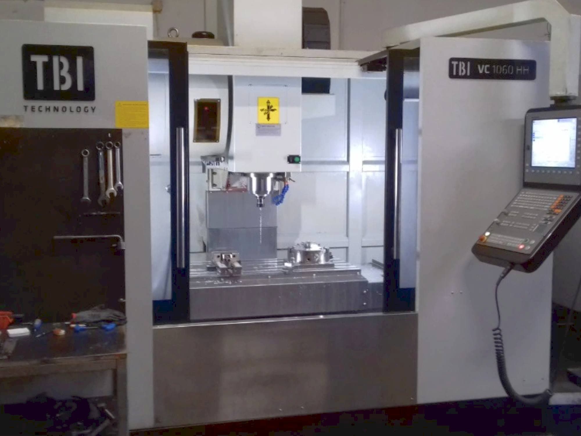 TBI VC 1060 HH-maskinen framifrån