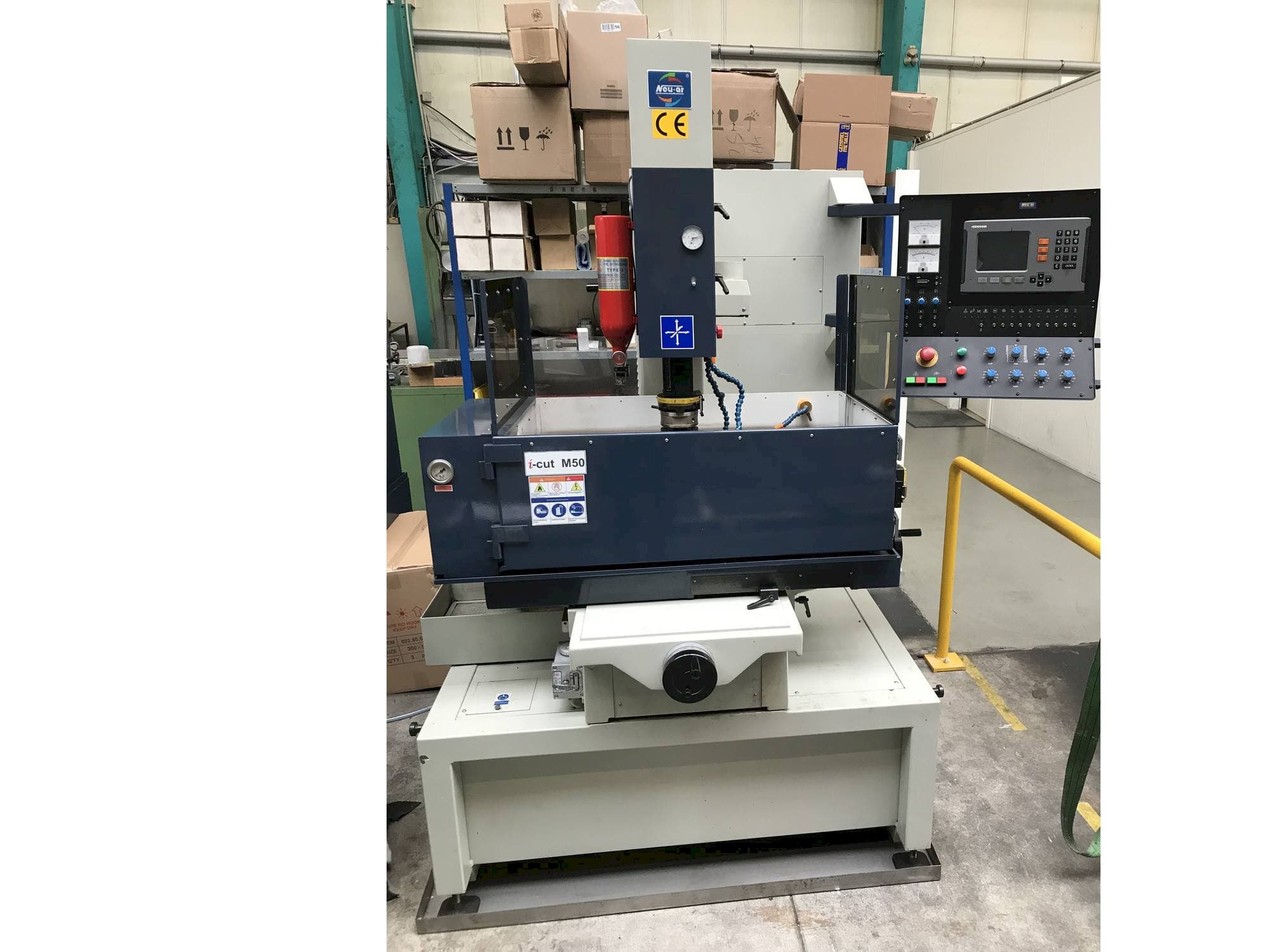 i-cut M50-maskinen framifrån