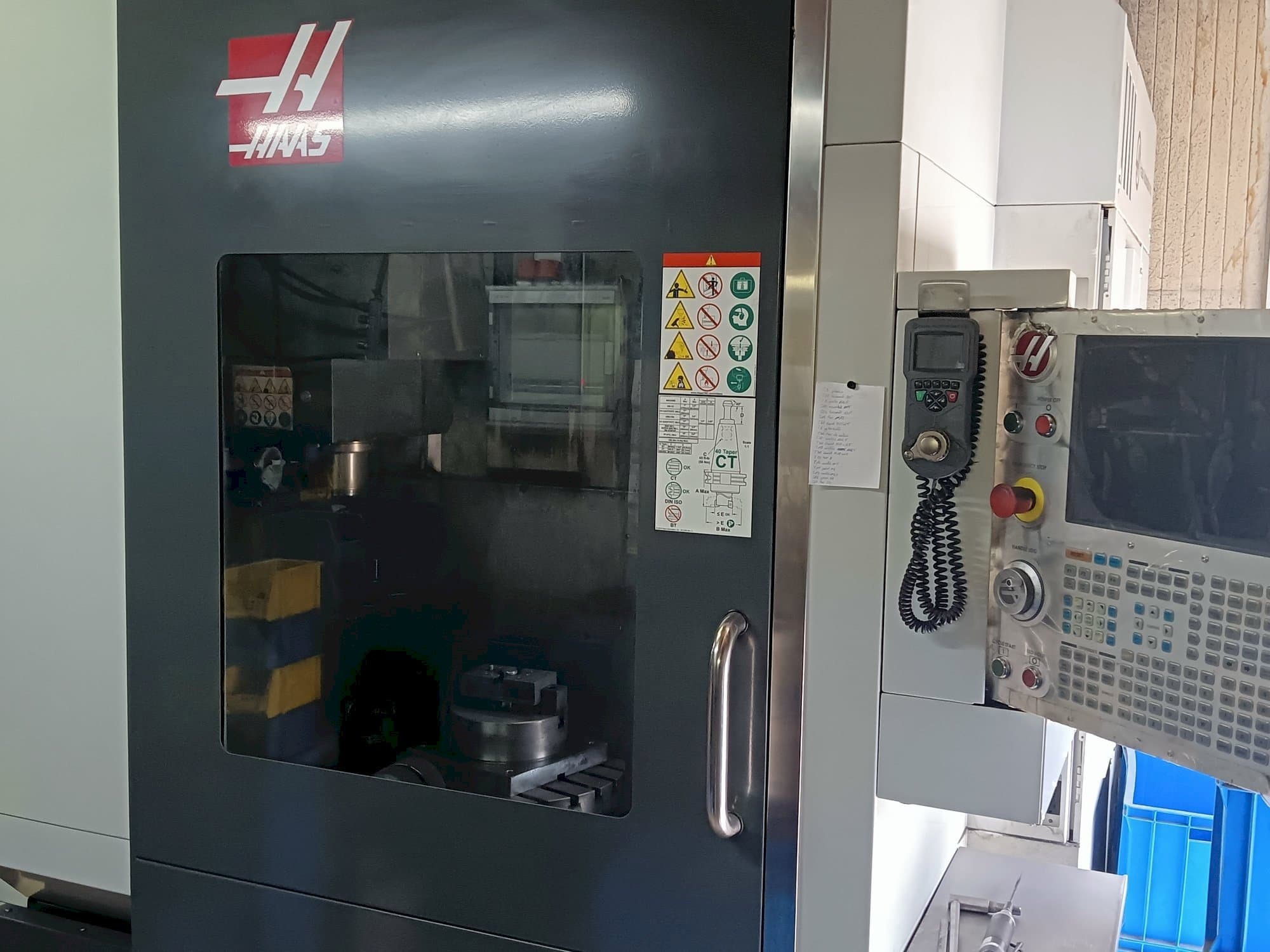 HAAS UMC 750-maskinen framifrån
