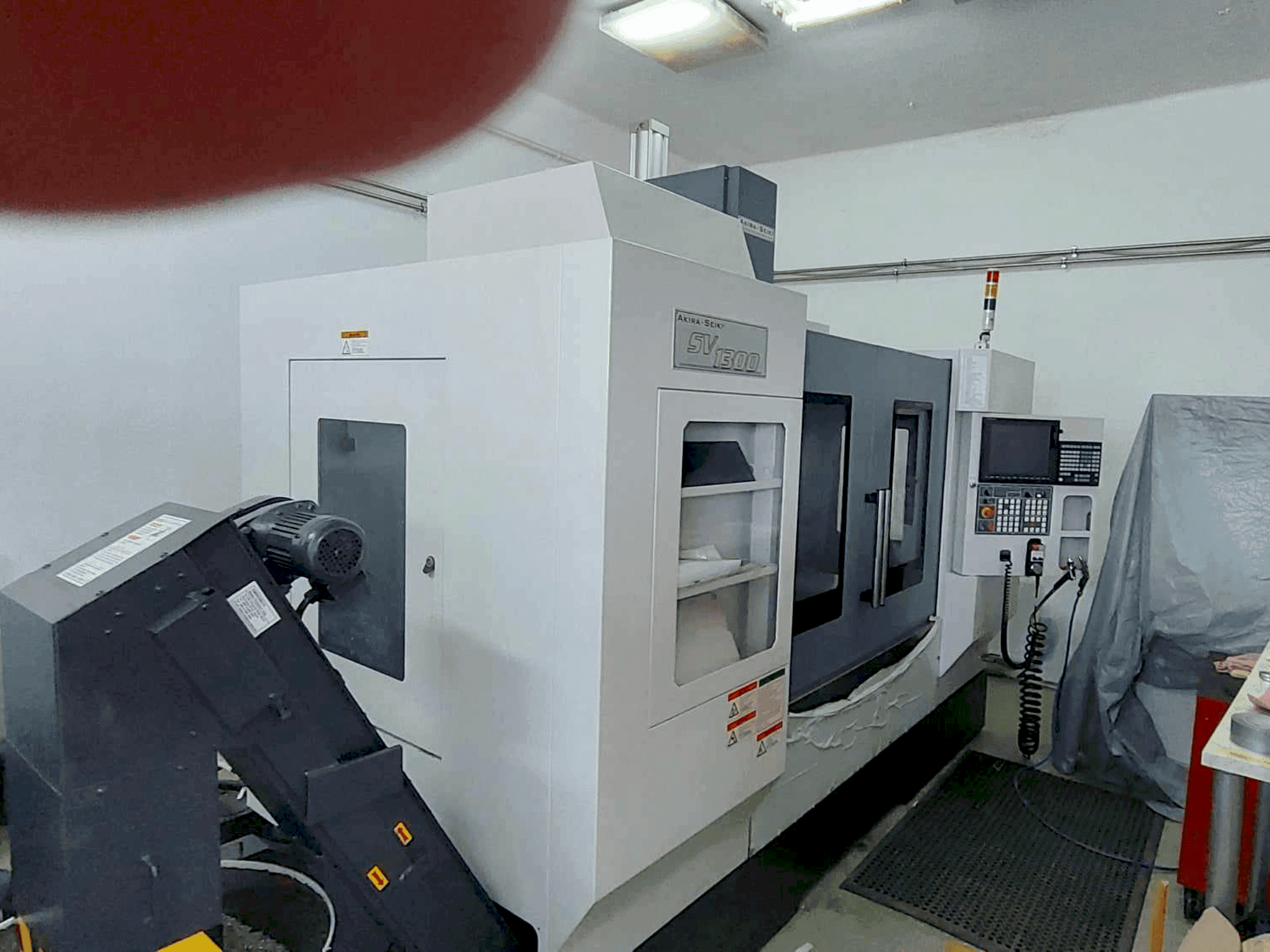 Akira Seiki SVI300-maskinen framifrån
