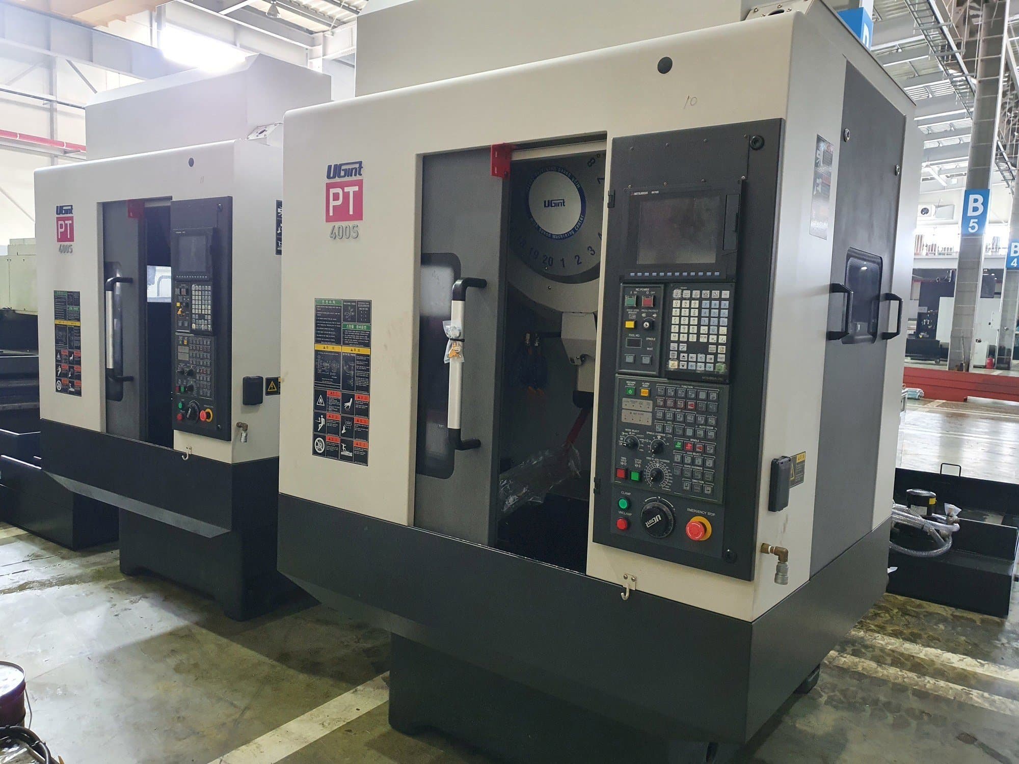 UGINT PT400S-maskinen framifrån