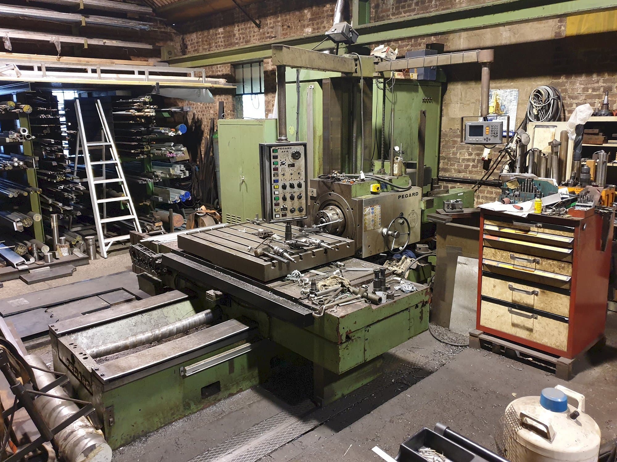 PEGARD-maskinen framifrånAF 8