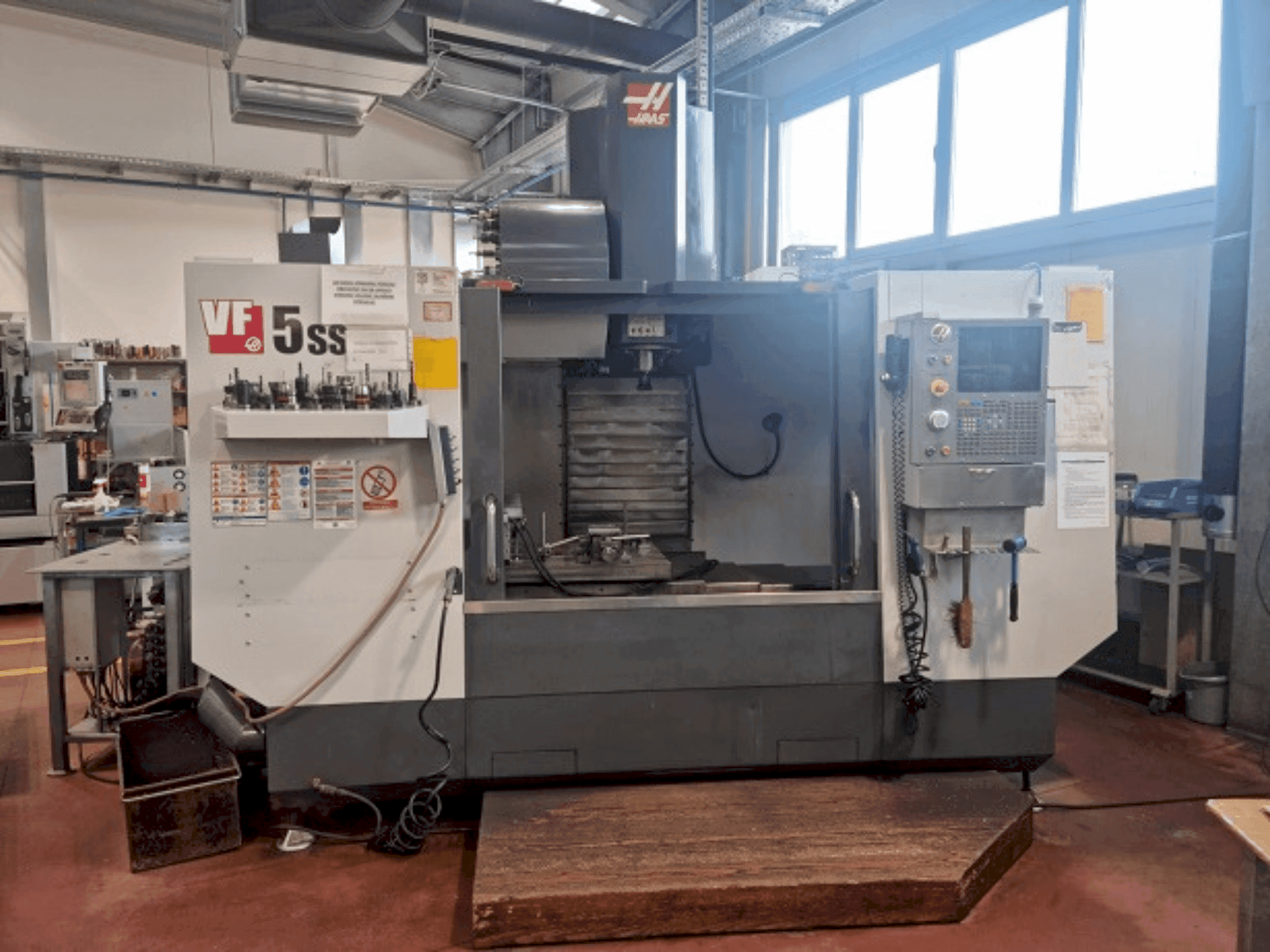 HAAS VF-5SS-maskinen framifrån