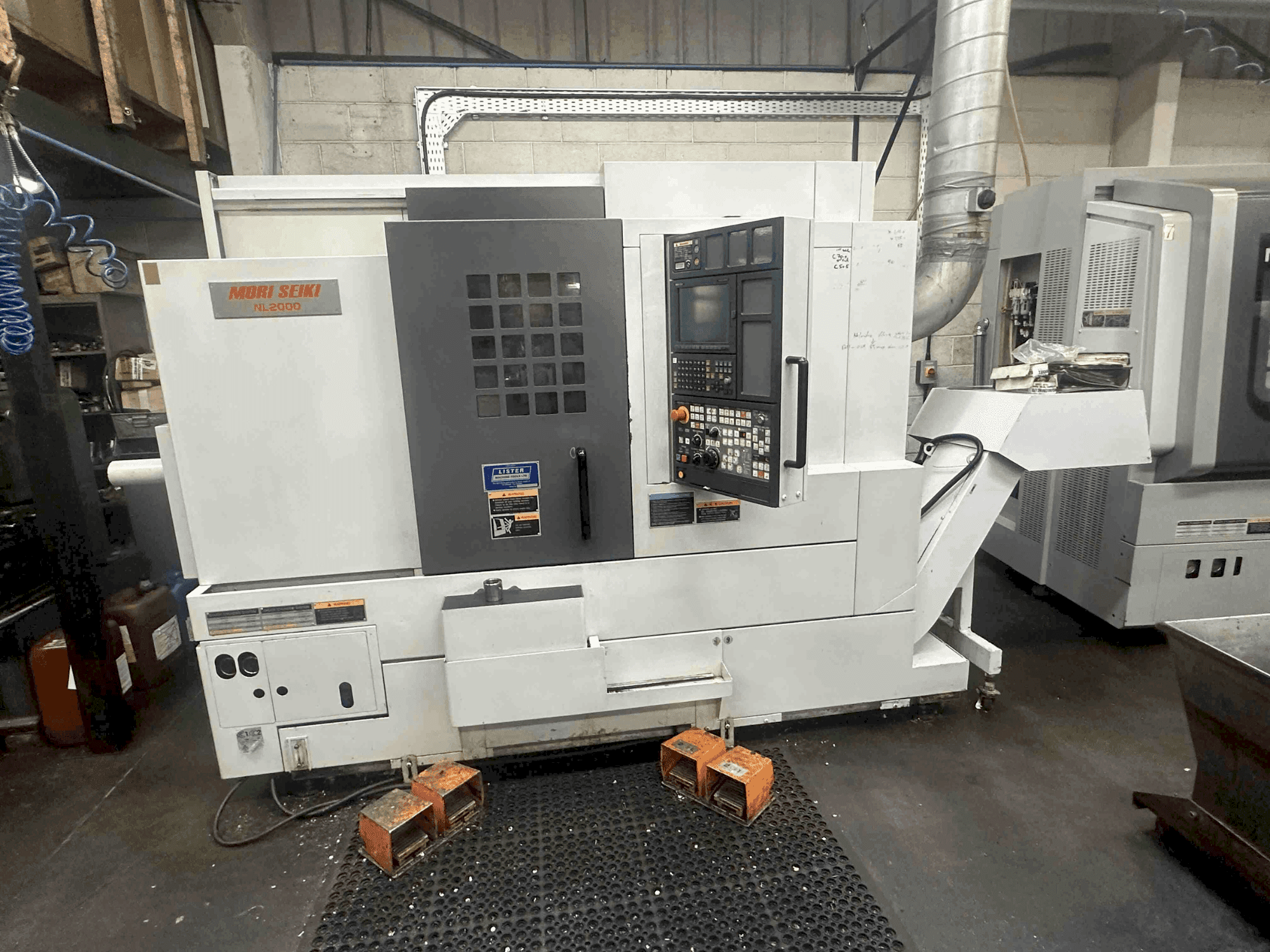 MORI SEIKI NL2000SY/500-maskinen framifrån