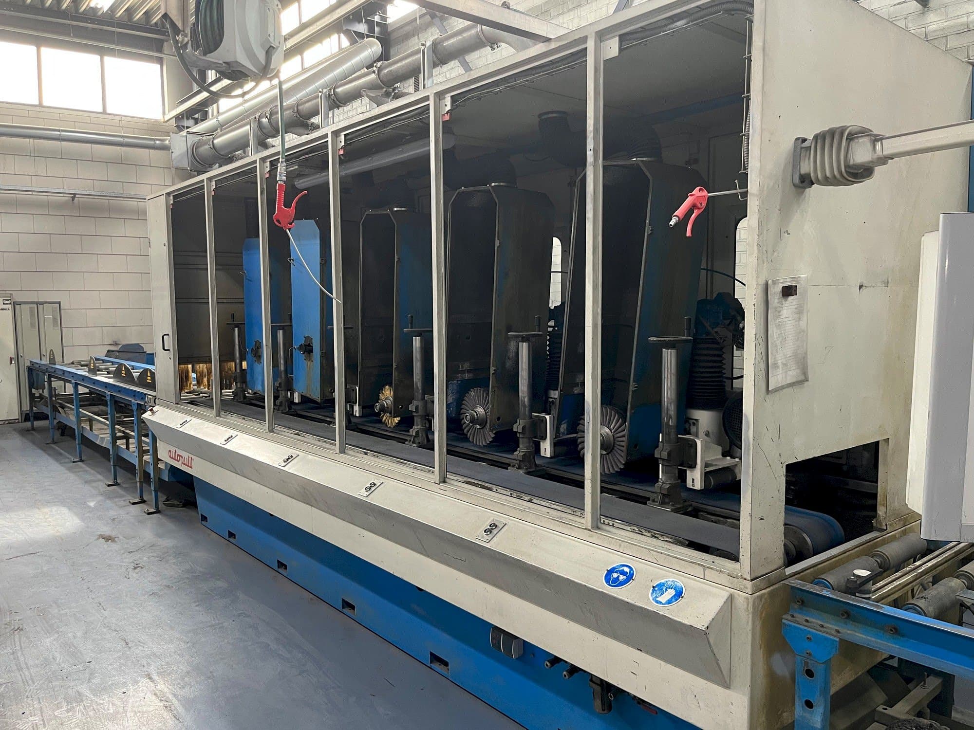 Autopulit E4R-200/5UP-maskinen framifrån