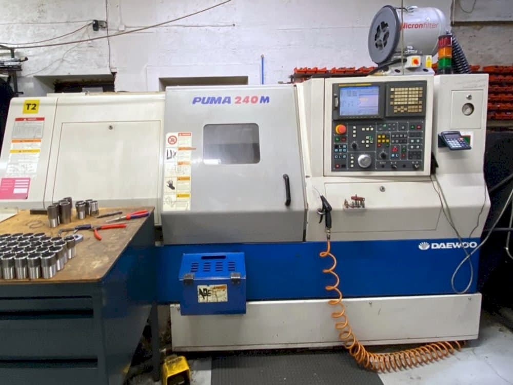 DAEWOO PUMA 240MB-maskinen framifrån