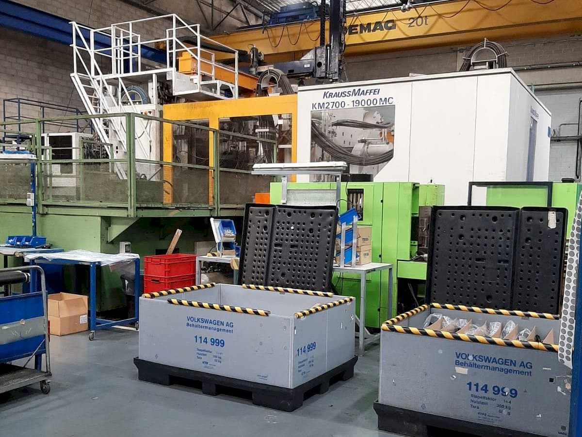 Krauss Maffei 2700/19000 MC-maskinen framifrån