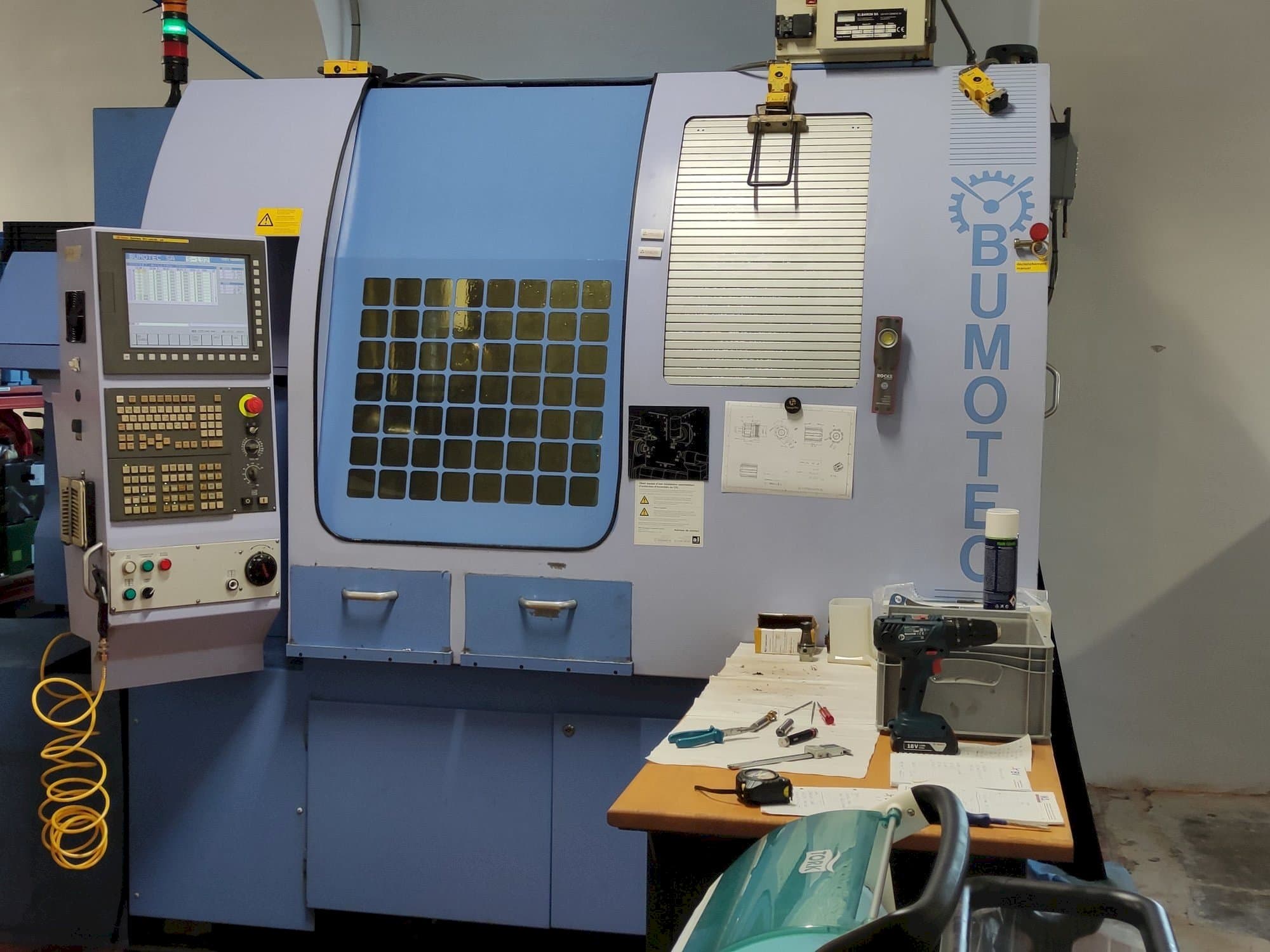 Bumotec S-192FT-maskinen framifrån