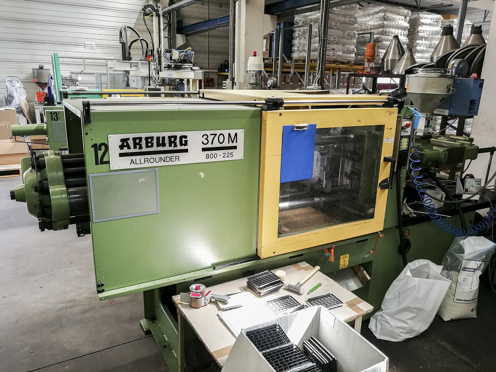 Arburg-maskinen framifrån370M 800-225