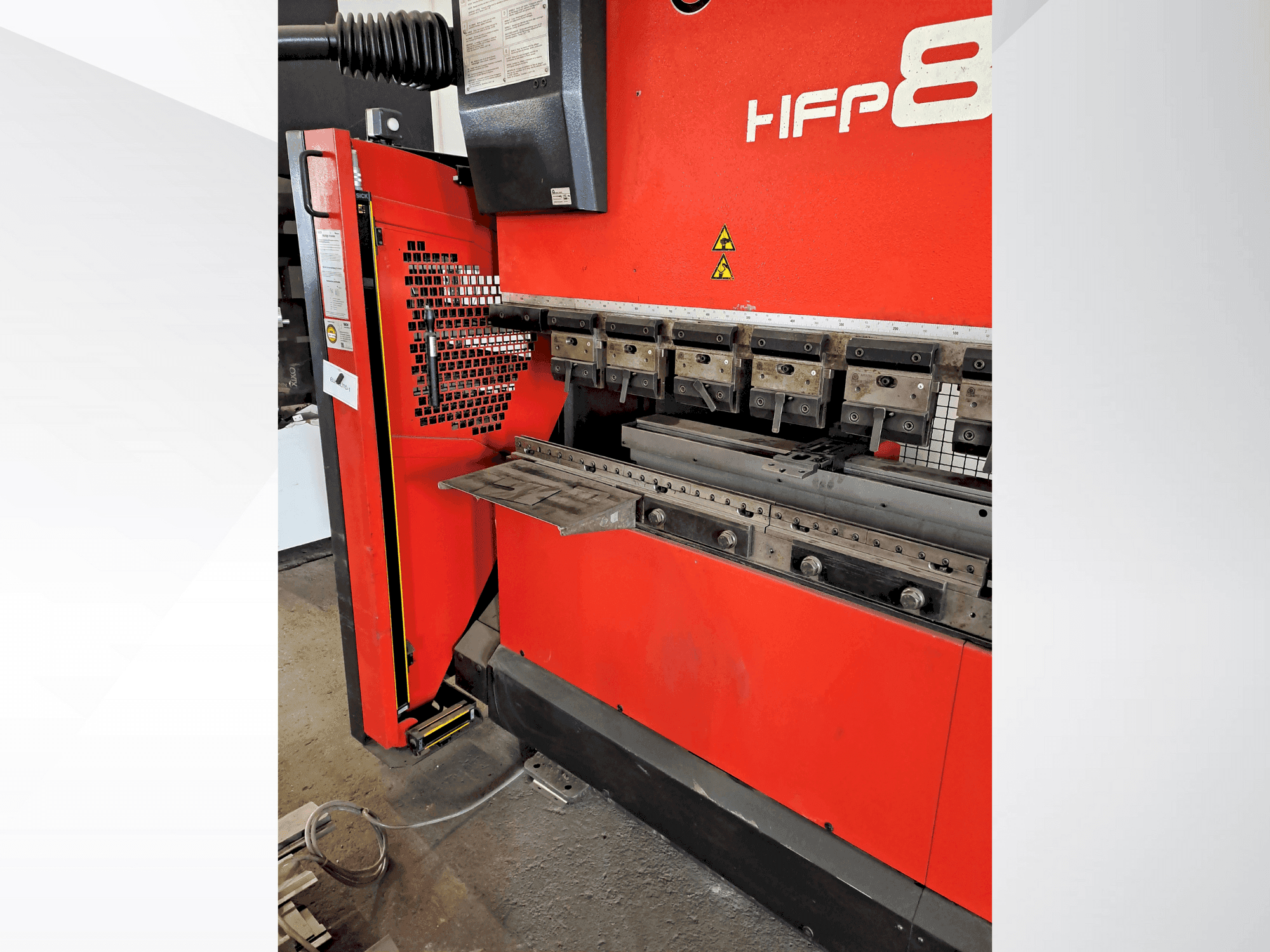 AMADA HFP 80-25-maskinen framifrån
