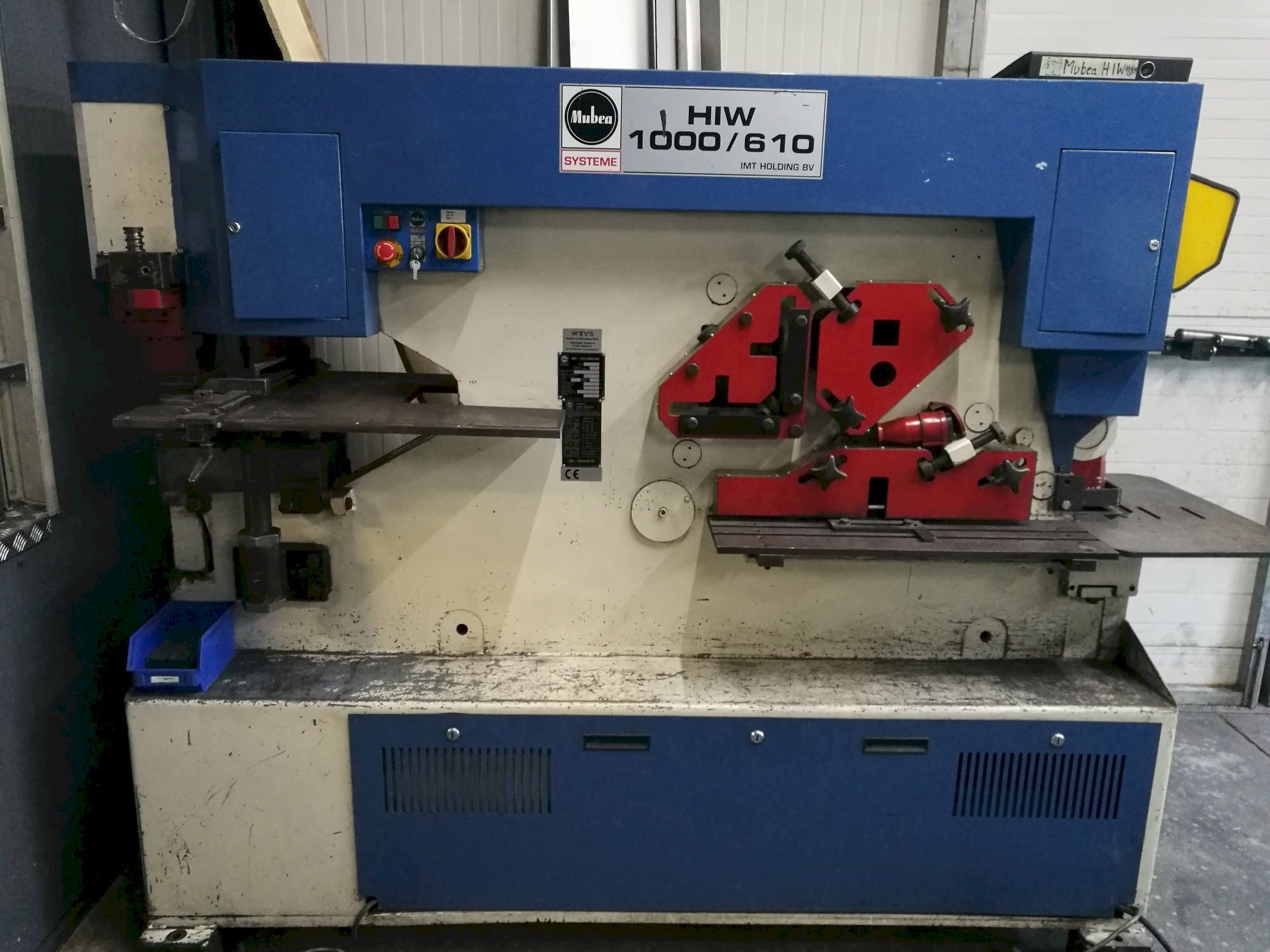 Mubea HIW 1000/610-maskinen framifrån
