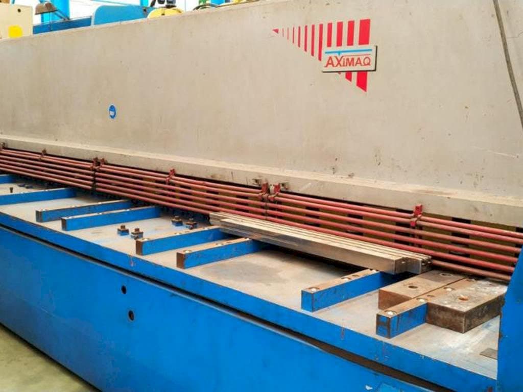 Axial CP-1060-maskinen framifrån