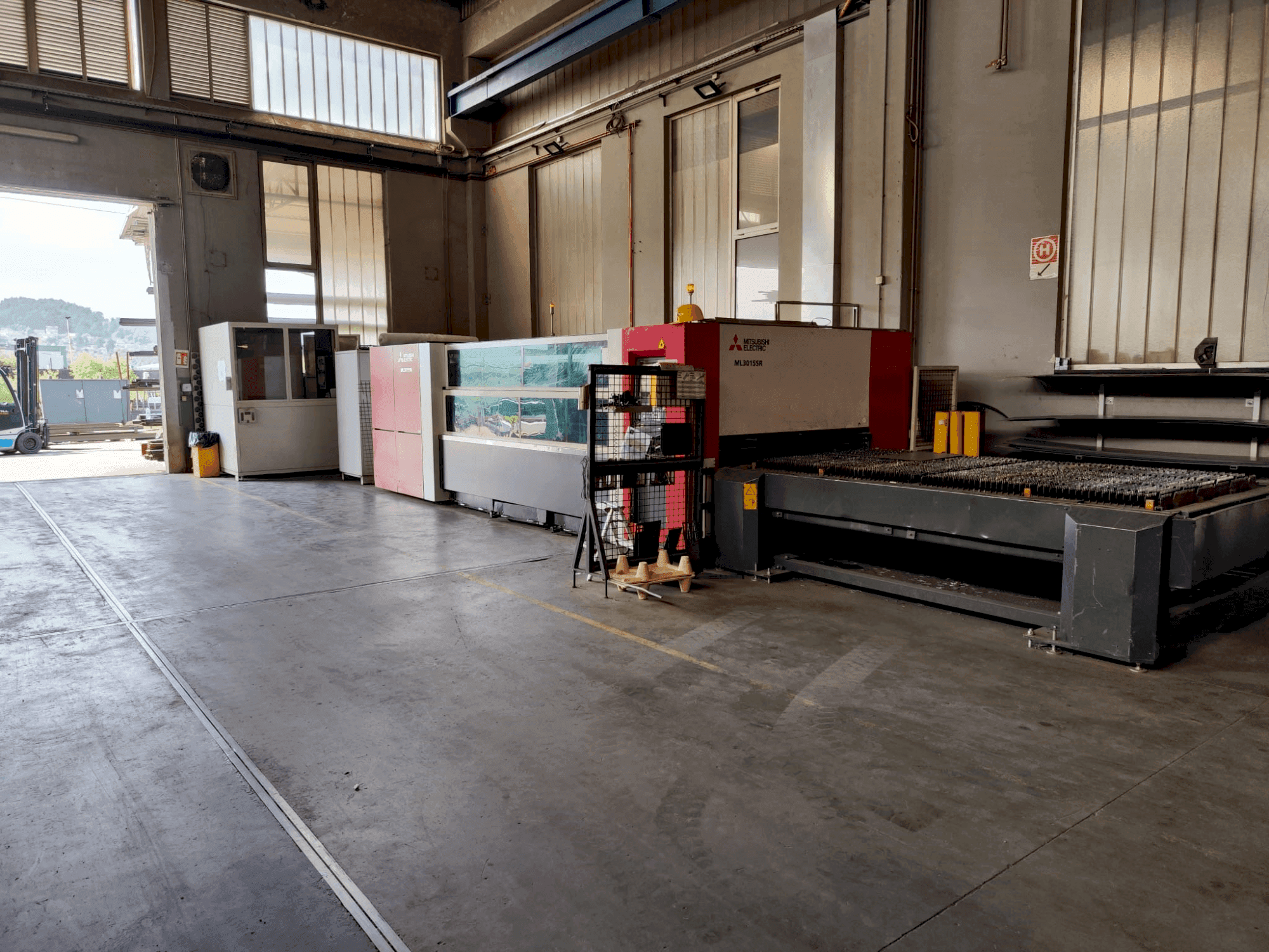 Mitsubishi ML 3015 SR-maskinen framifrån