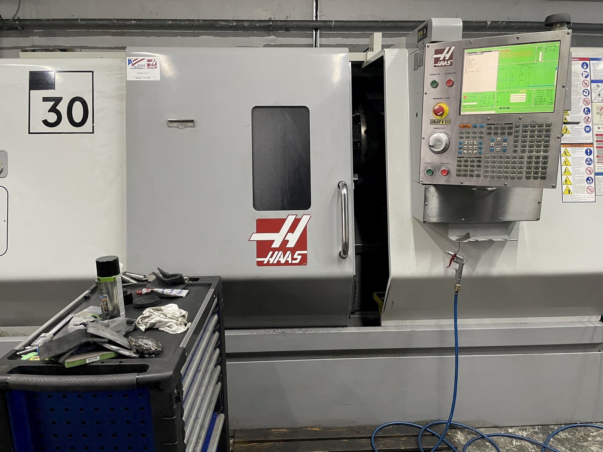HAAS SL-30-maskinen framifrån