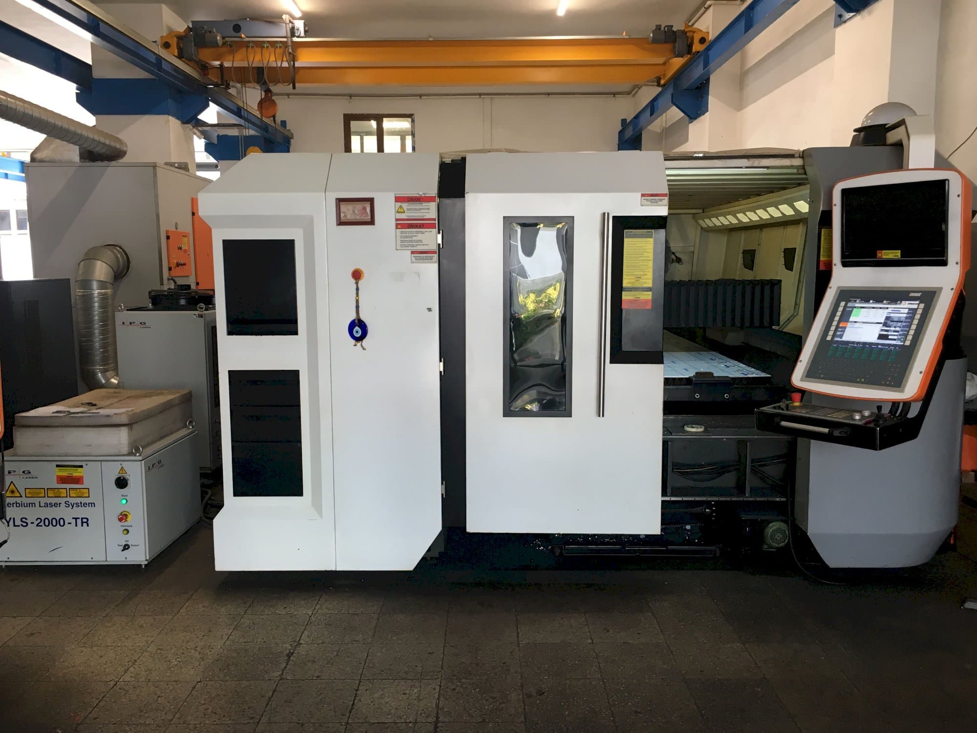 ERMAKSAN-maskinen framifrånFIBERMAK Momentum Gen-3