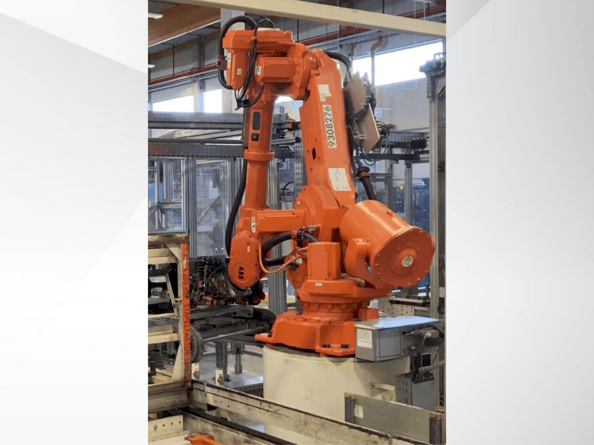 ABB IRB 6640-130/320-maskinen framifrån