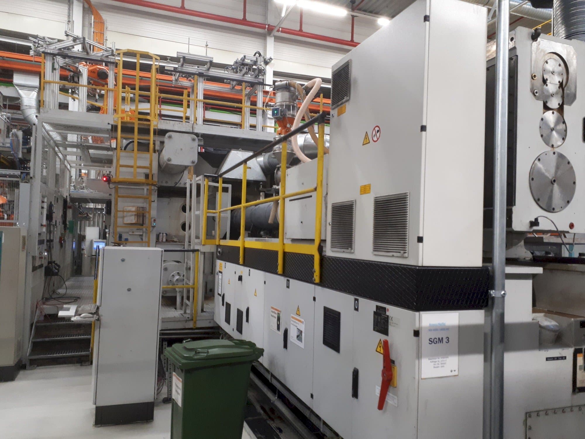 Krauss Maffei 4000-19000 MC-maskinen framifrån