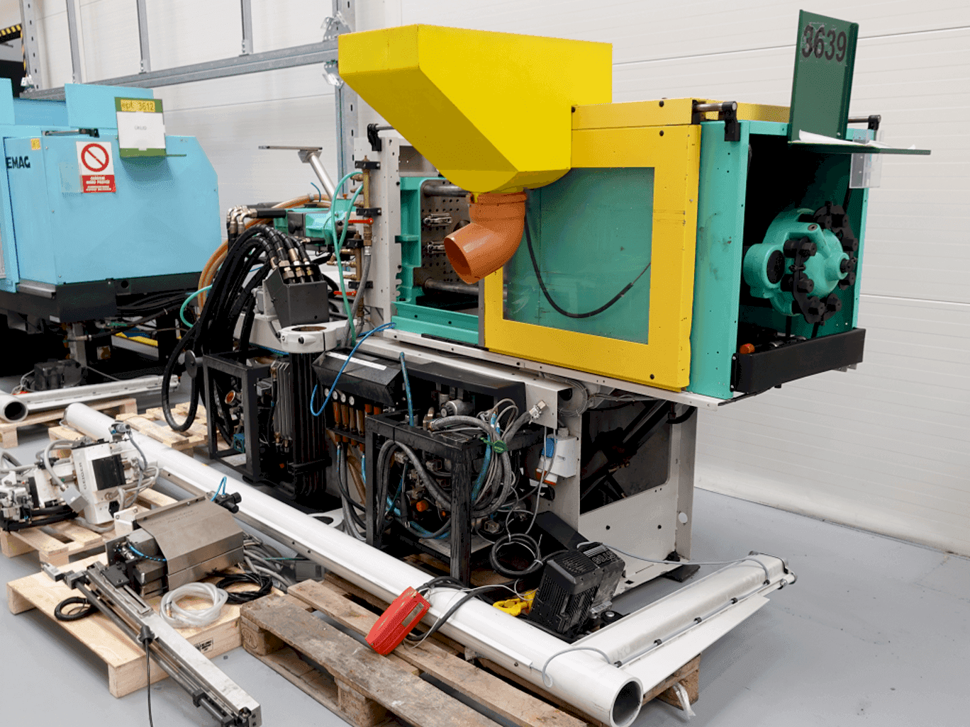 Arburg ALLROUNDER 320C–500–100U-maskinen framifrån