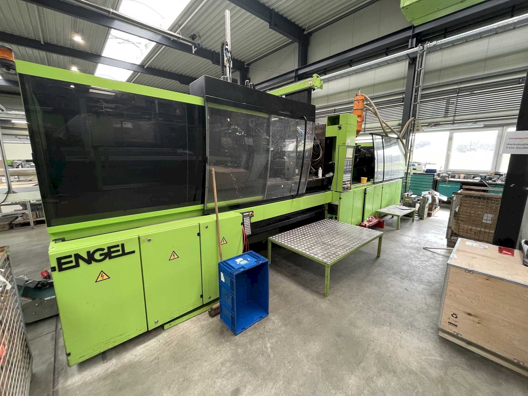 Engel ES 2550/400 HL-V-maskinen framifrån