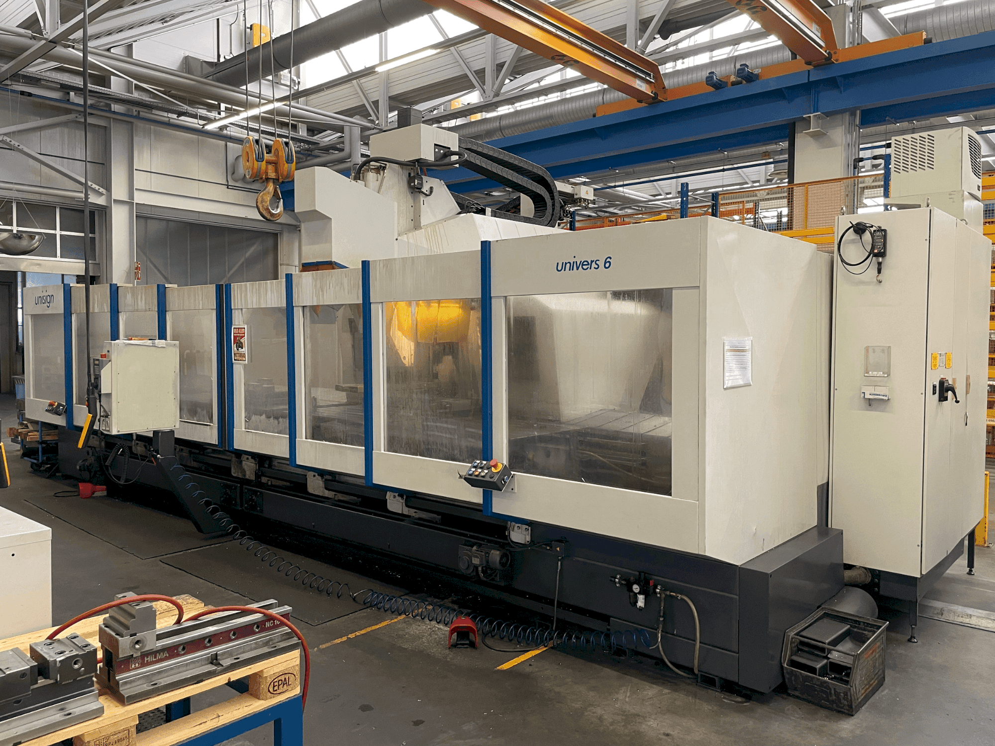 Unisign UNIVERS 6-maskinen framifrån