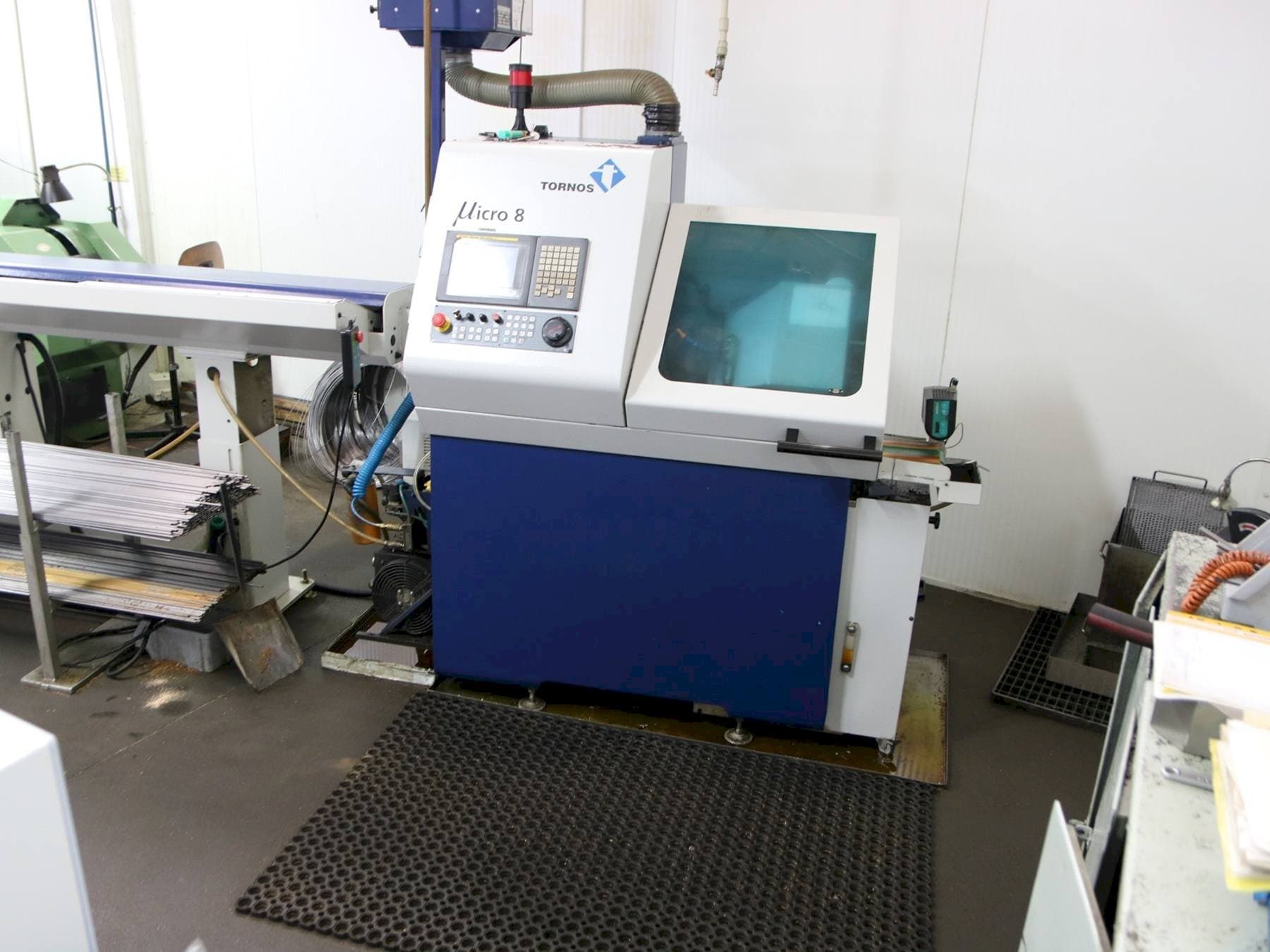 Tornos Micro 8-maskinen framifrån