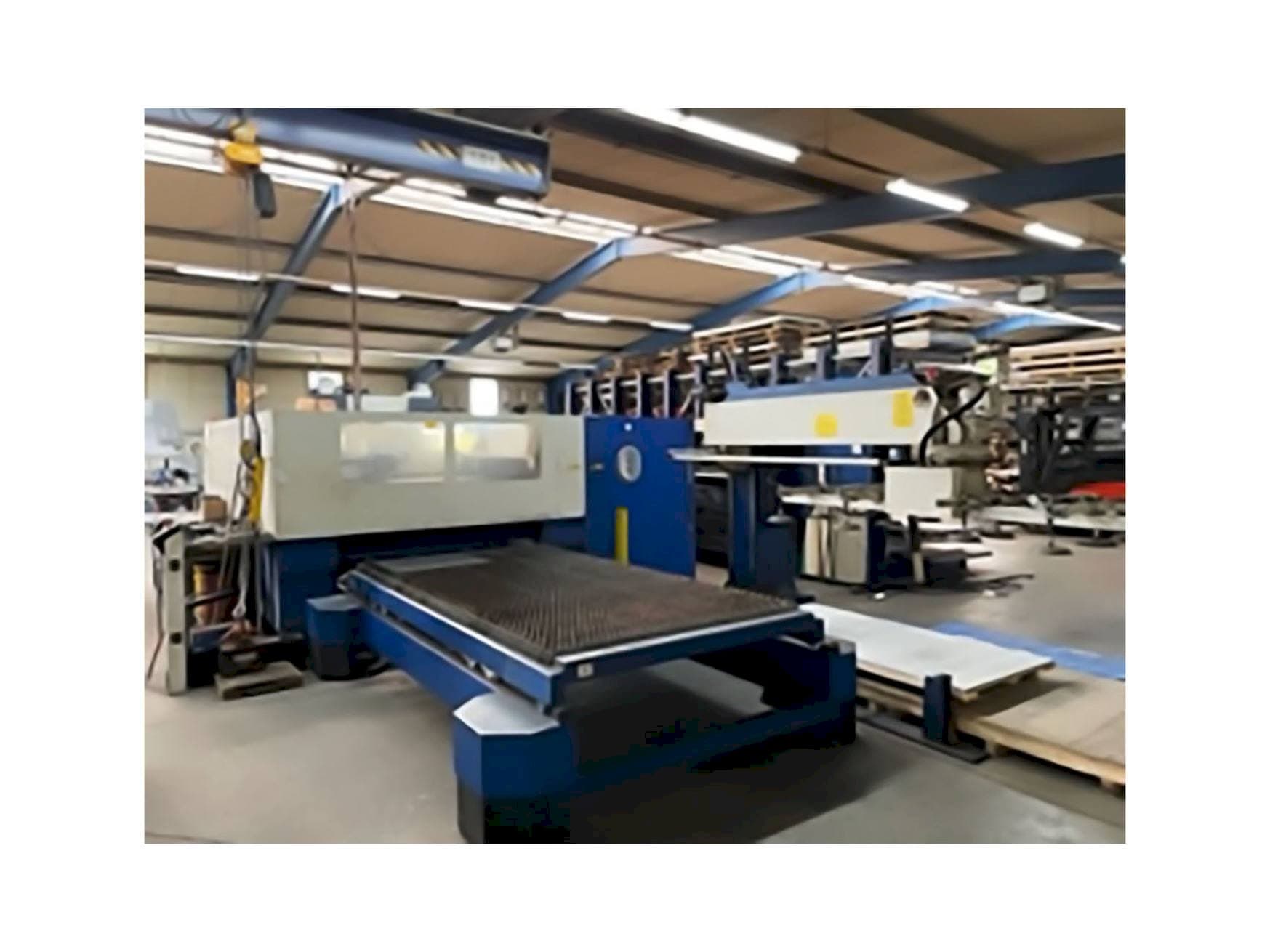 Trumpf Trumatic L 3030-maskinen framifrån