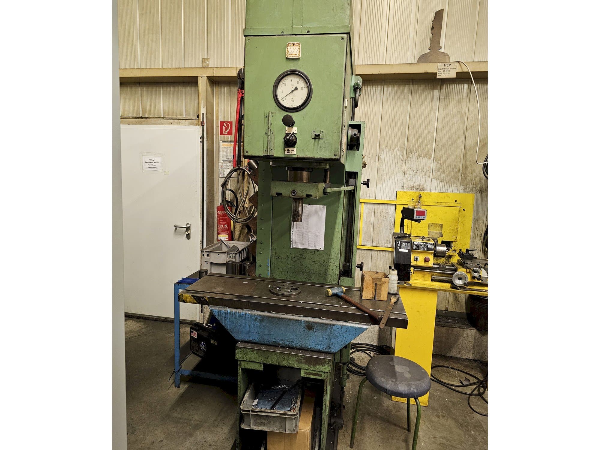 VEB PYE/25/1-maskinen framifrån