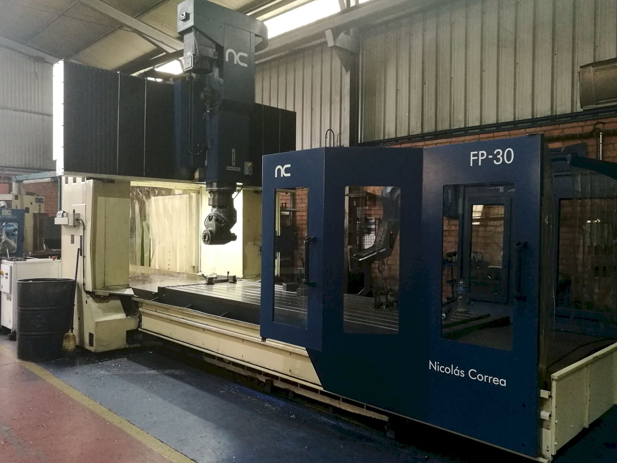 Correa-maskinen sedd från högerFP 30/35