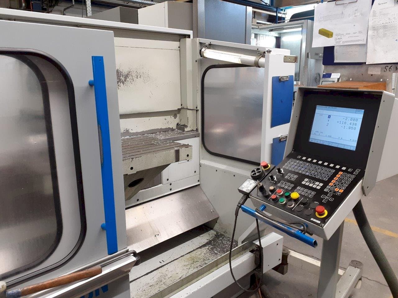 MIKRON UME 600-maskinen framifrån