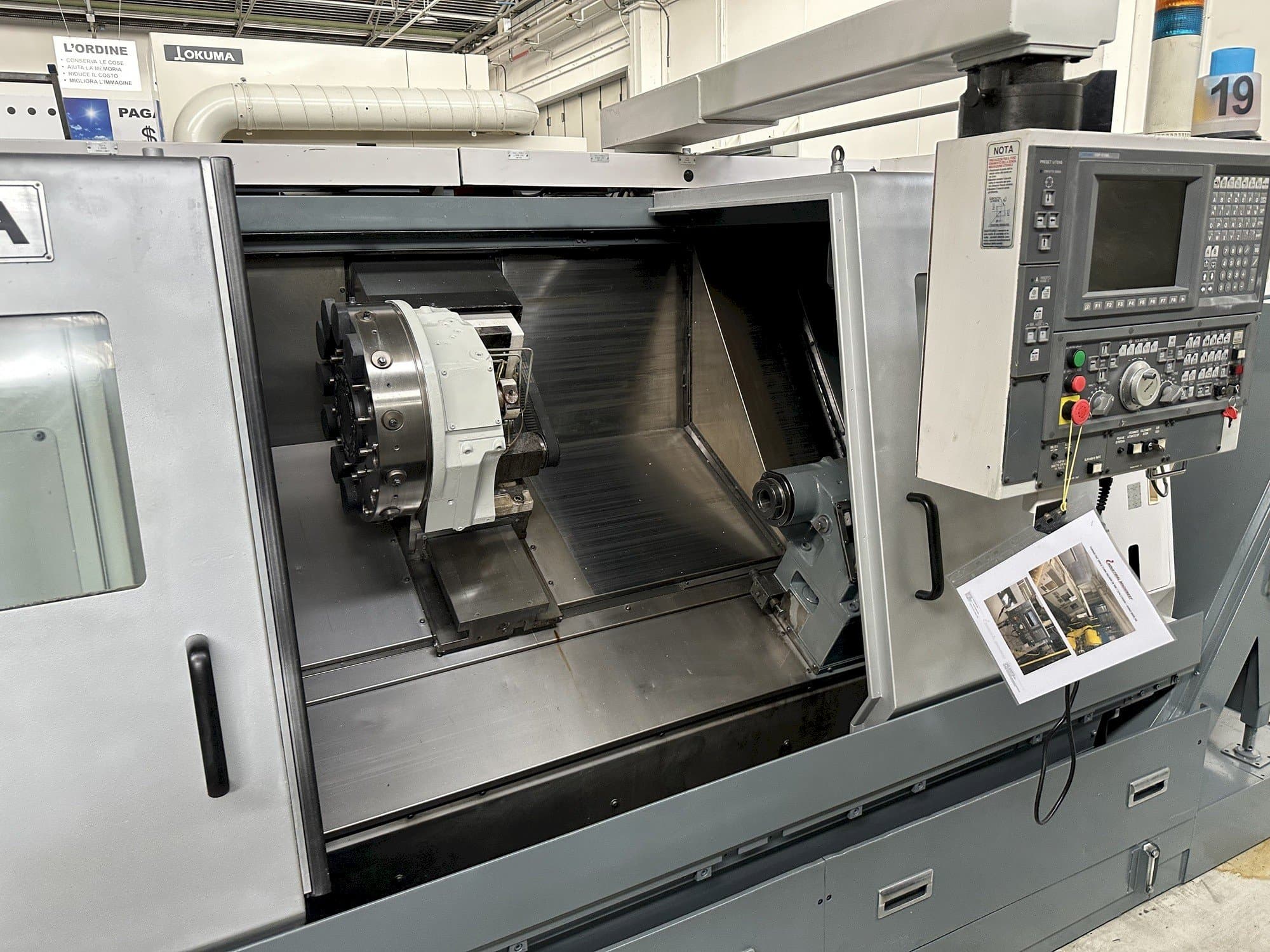 Okuma LB 300 MC-maskinens arbetsyta
