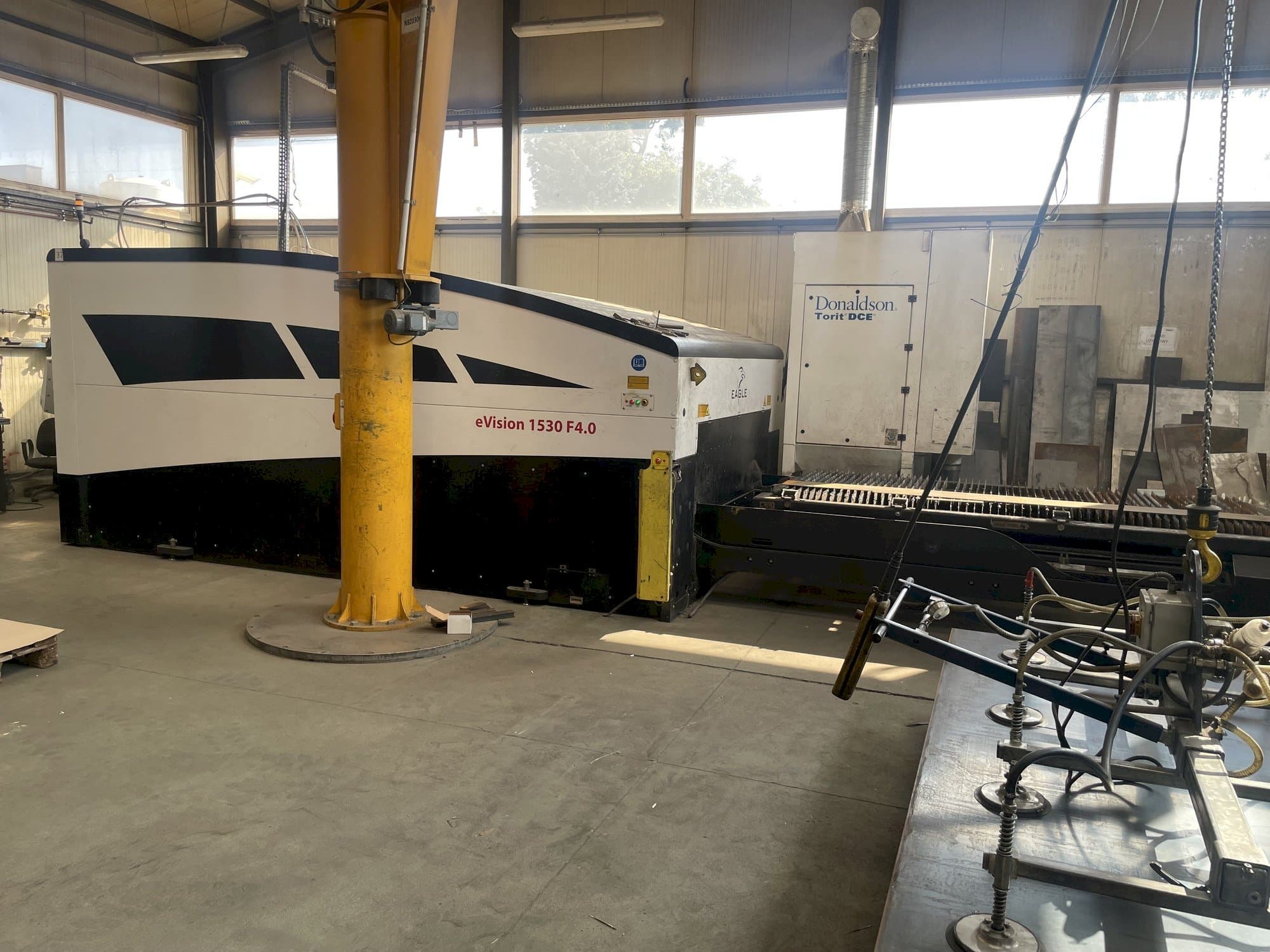 EAGLE eVision 1530 F4.0-maskinen framifrån