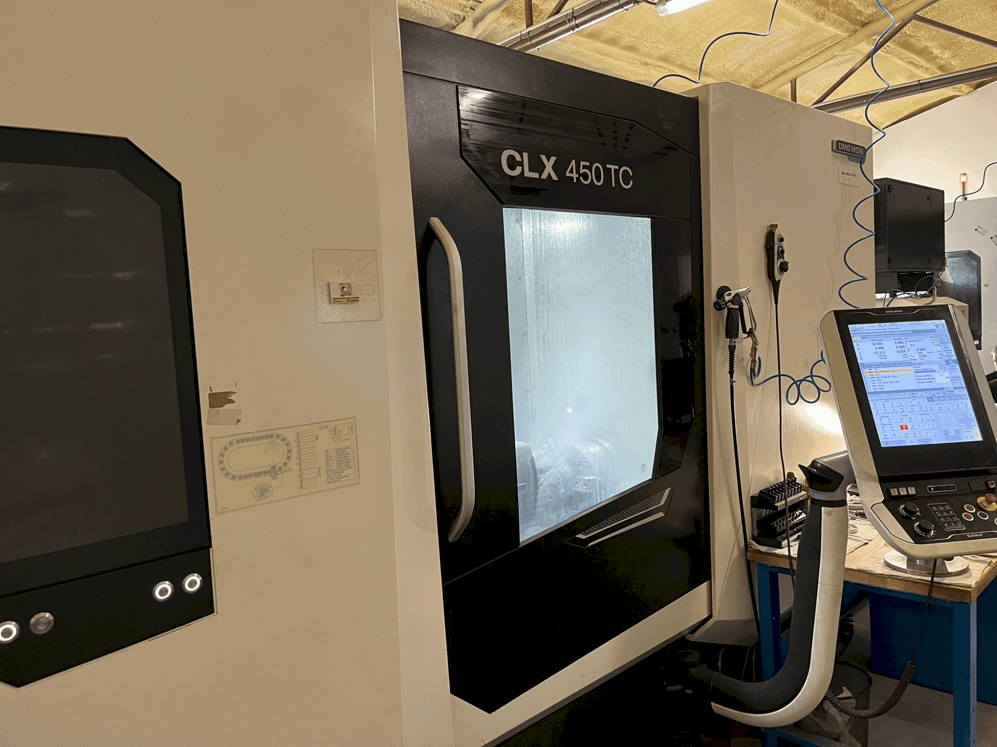 DMG MORI CLX 450 TC-maskinen framifrån