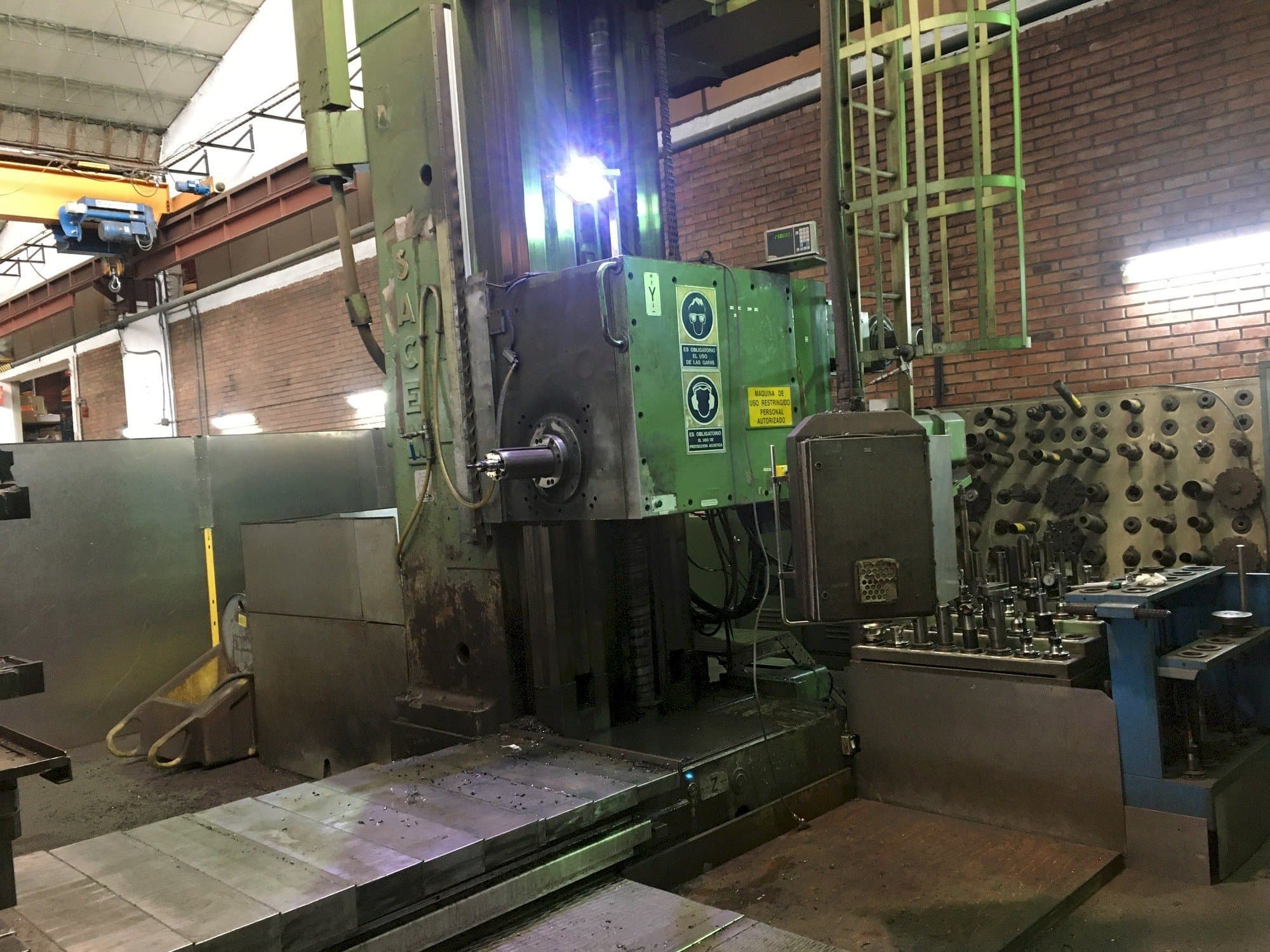 Sacem									 M.S.T 130 C/N-maskinen framifrån