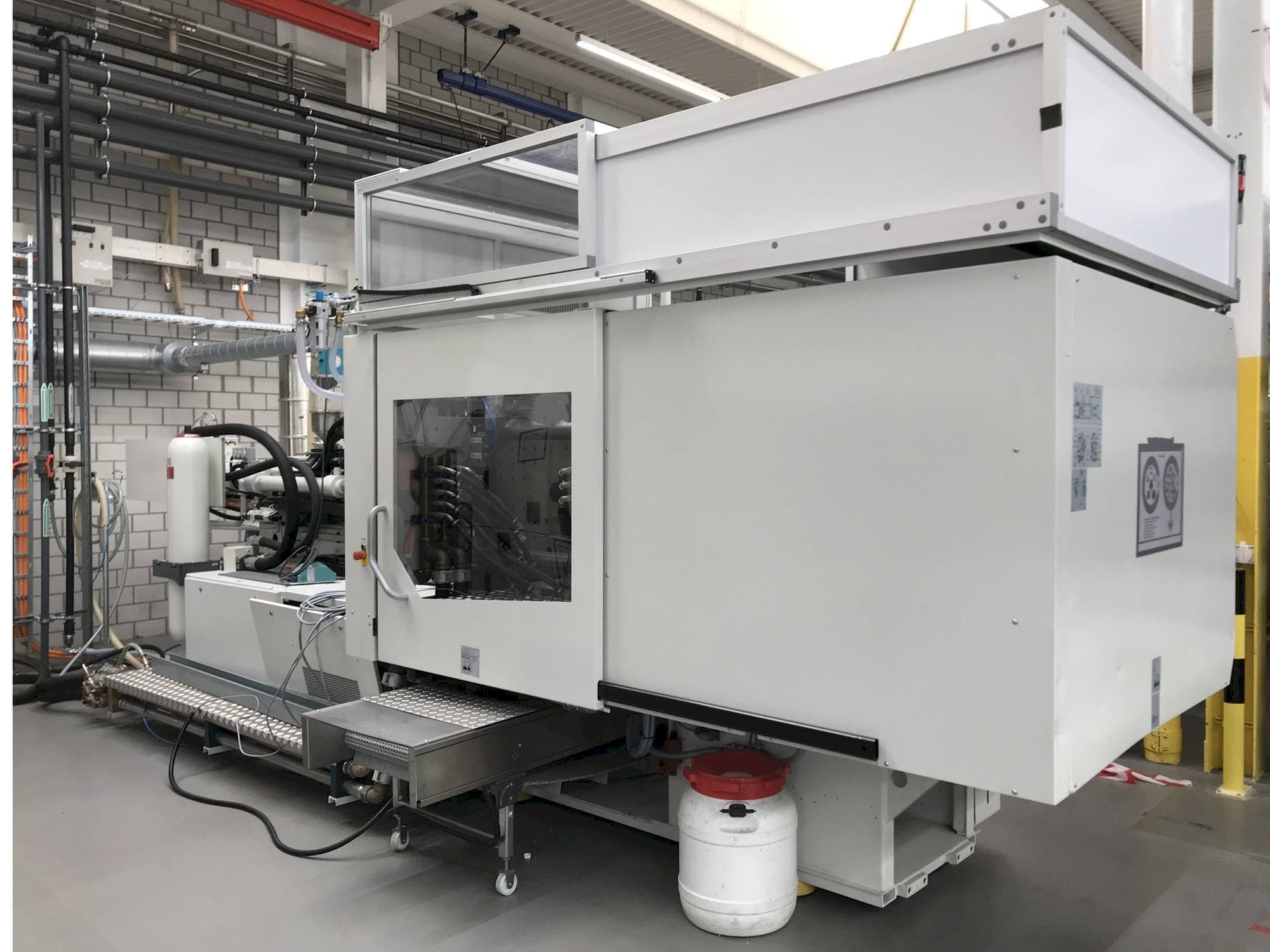 Sumitomo Demag EL-EXIS SP 200/560-675-maskinen framifrån