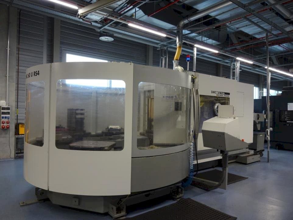 DECKEL MAHO DMC 60 U RS4-maskinen framifrån