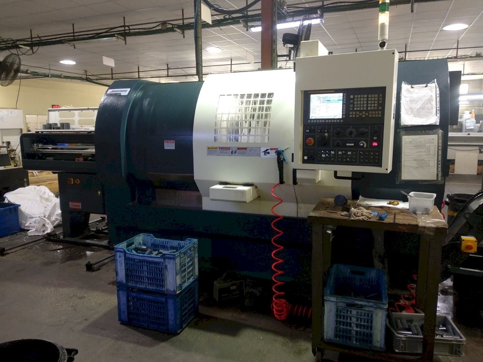 Johnford SL-40-maskinen framifrån