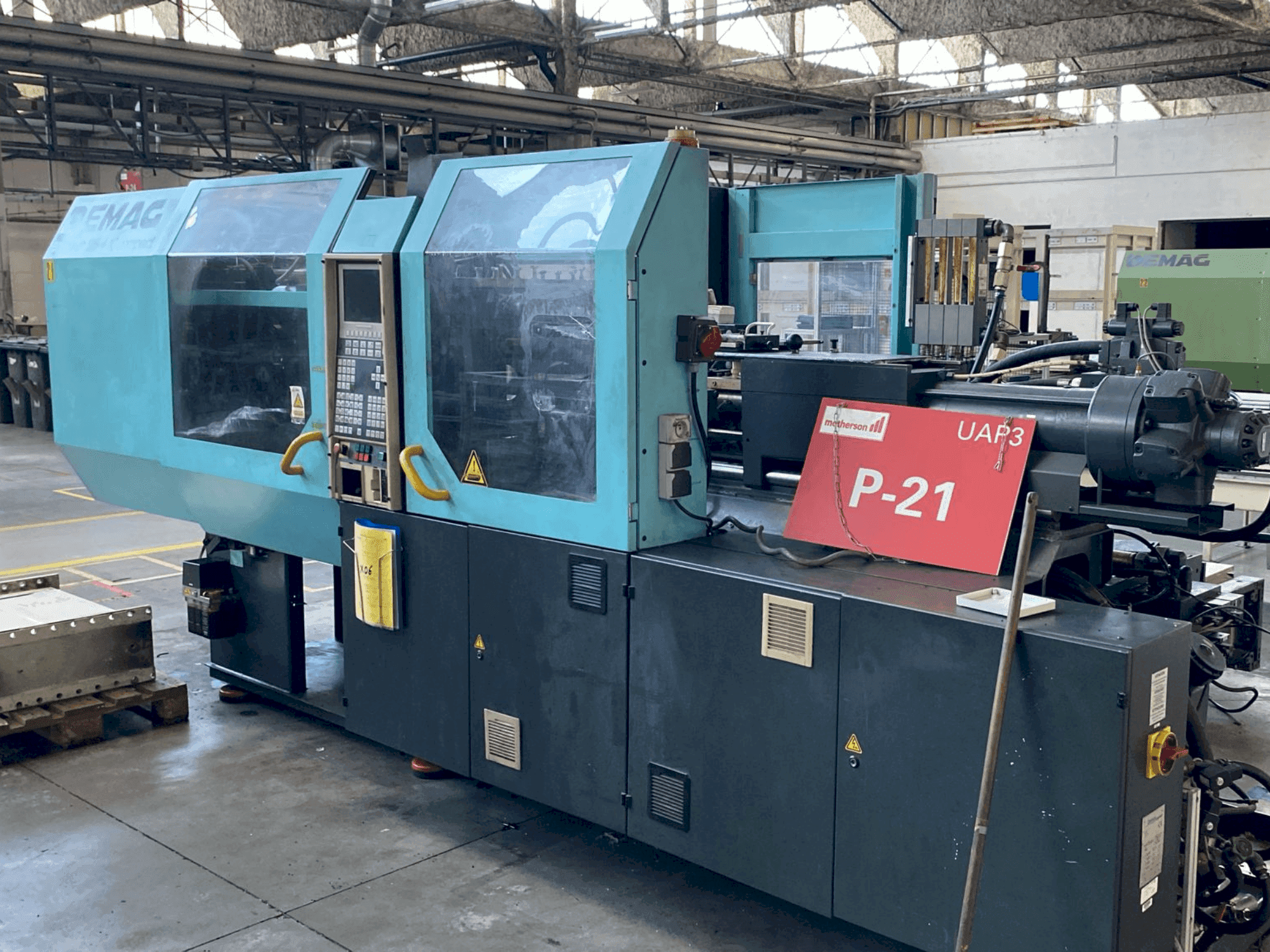 DEMAG Ergotech Compact 125-440-maskinen framifrån
