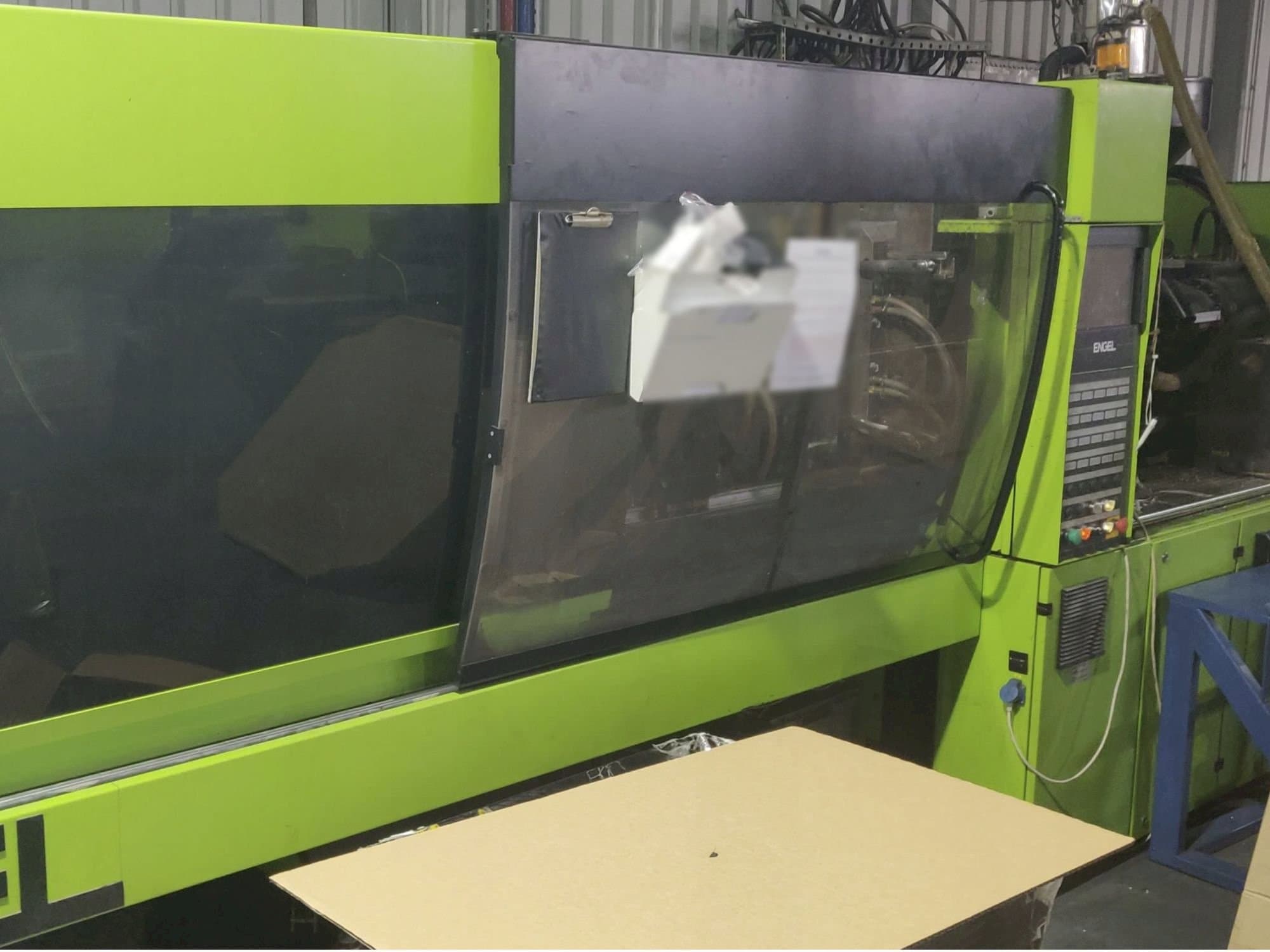 ENGEL Victory 1050/220 Tech-maskinen framifrån