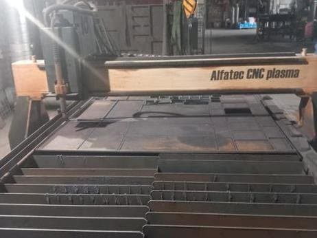 ALFATEC CNC 1,5x3M PROFI-maskinen framifrån