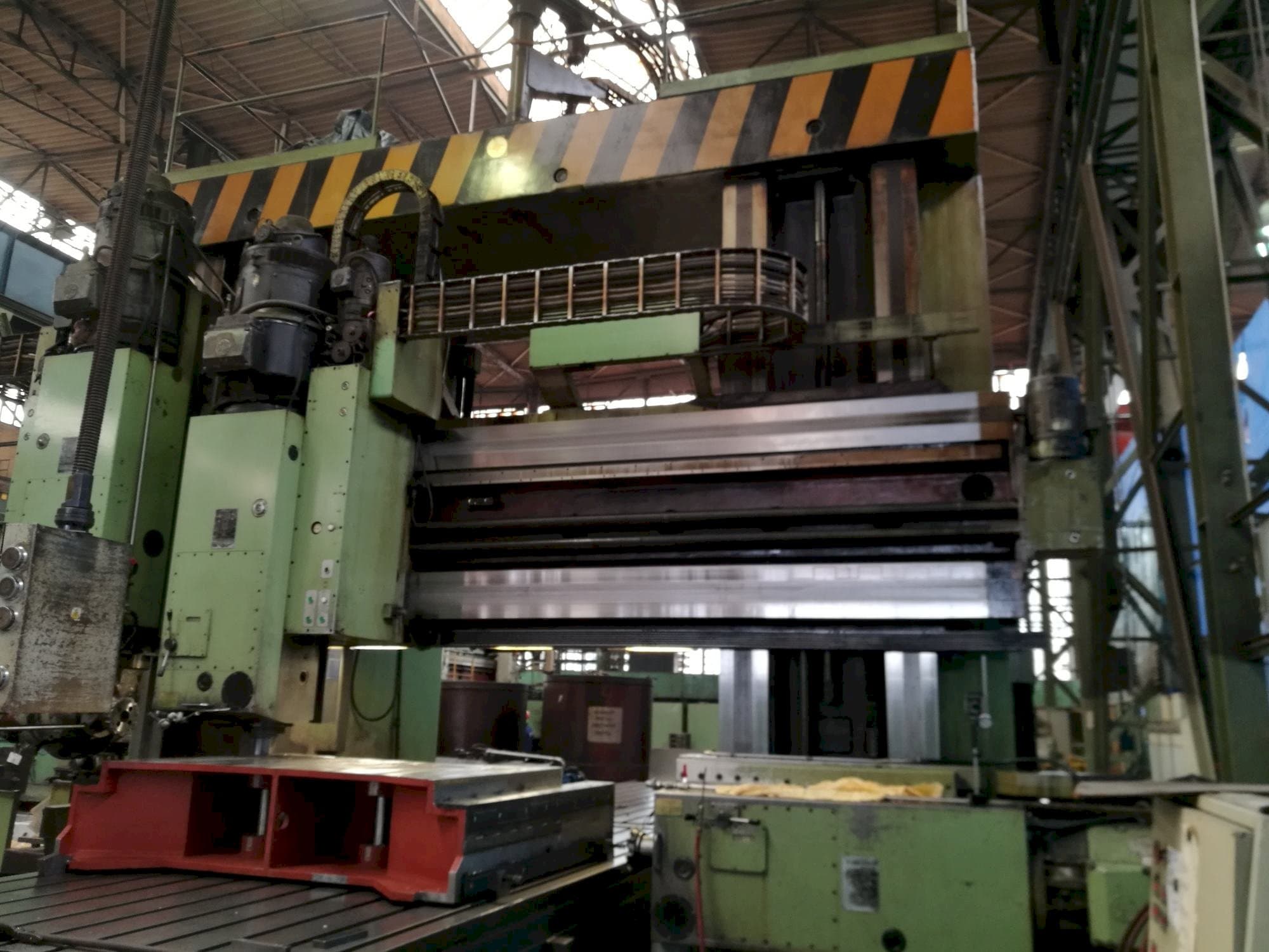 TOS FRV-D 20 x 40-maskinen framifrån