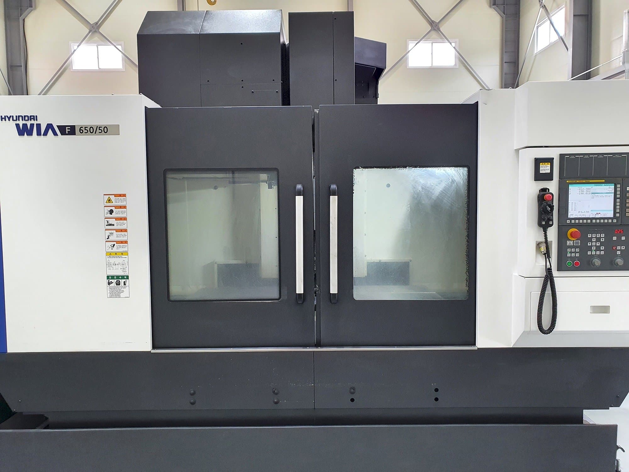 Hyundai Wia F650/50-maskinen framifrån