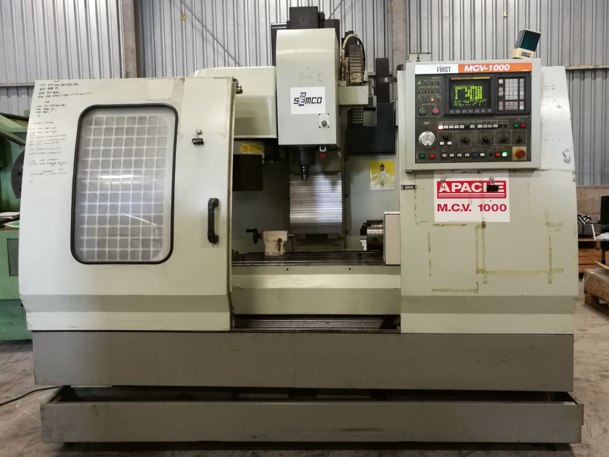 FIRST-maskinen framifrånMCV-1000