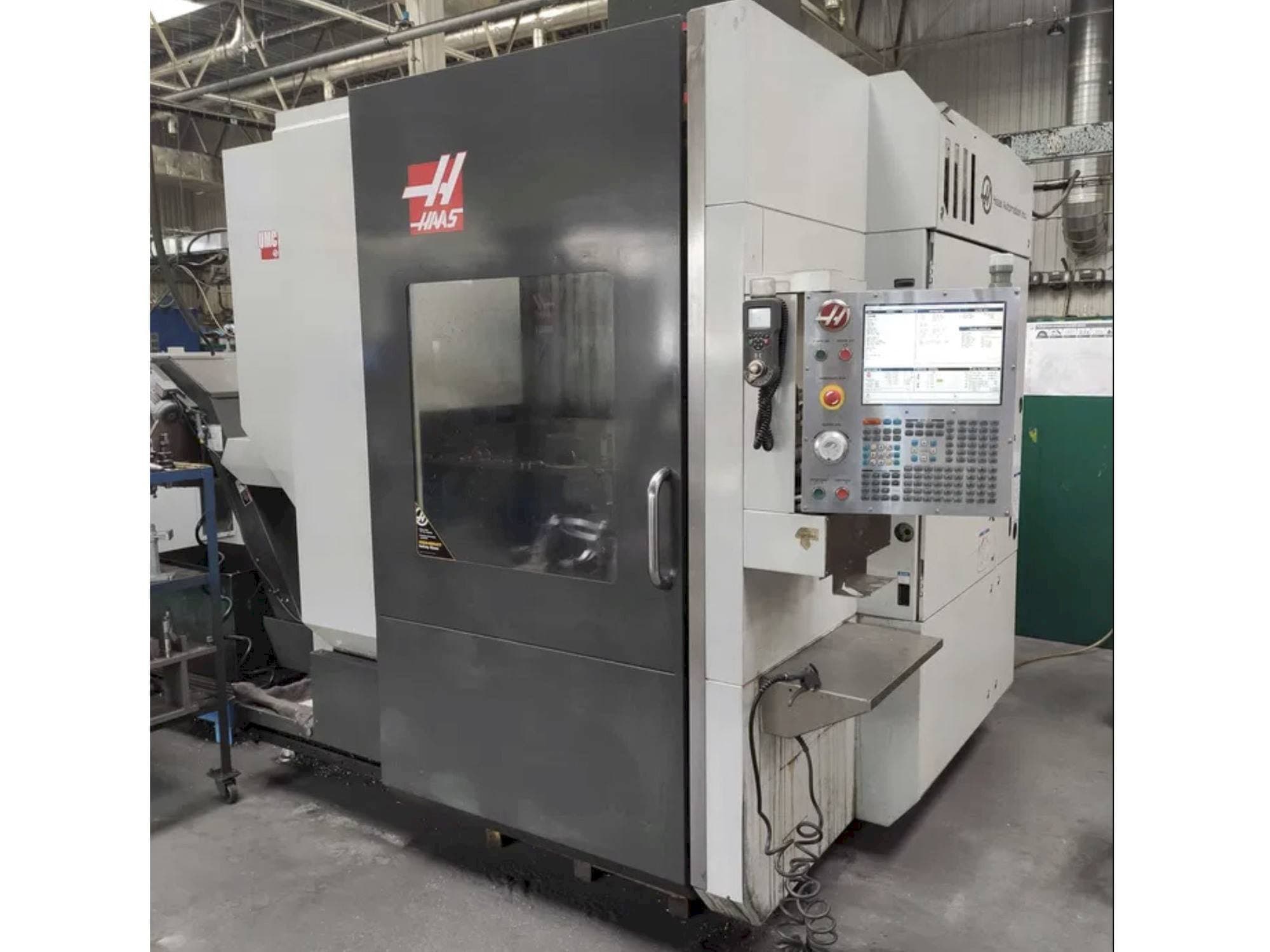 HAAS UMC-750-maskinen framifrån