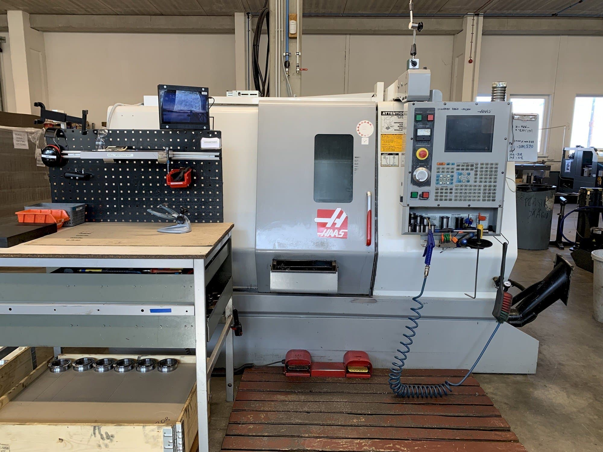 HAAS SL-20 TCF-maskinen framifrån